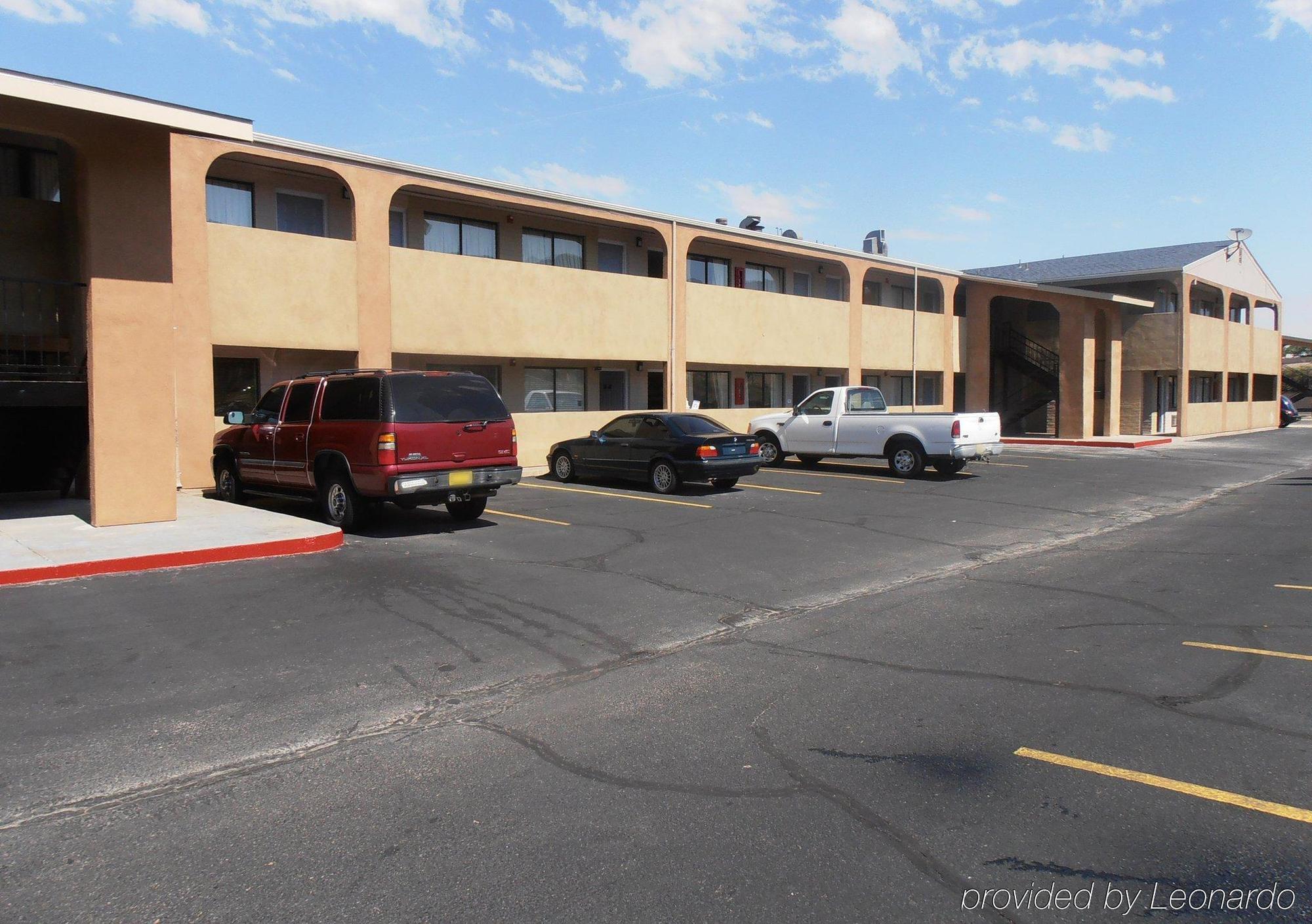 Desert Sands Inn & Suites Albuquerque Exterior photo